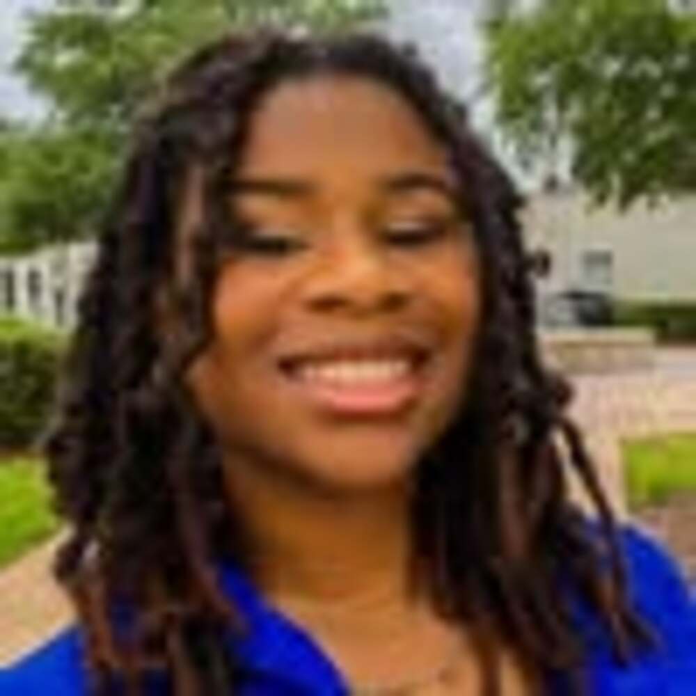 Meet your Posher, Makiya